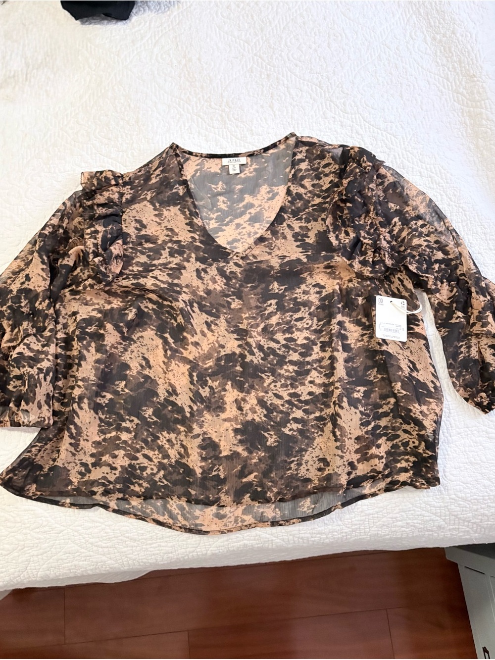 a.n.a Brown and Black Print V-Neck Blouse NWT